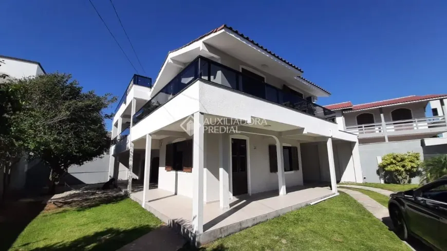 Foto 1 de Sobrado com 4 Quartos à venda, 350m² em Ingleses do Rio Vermelho, Florianópolis