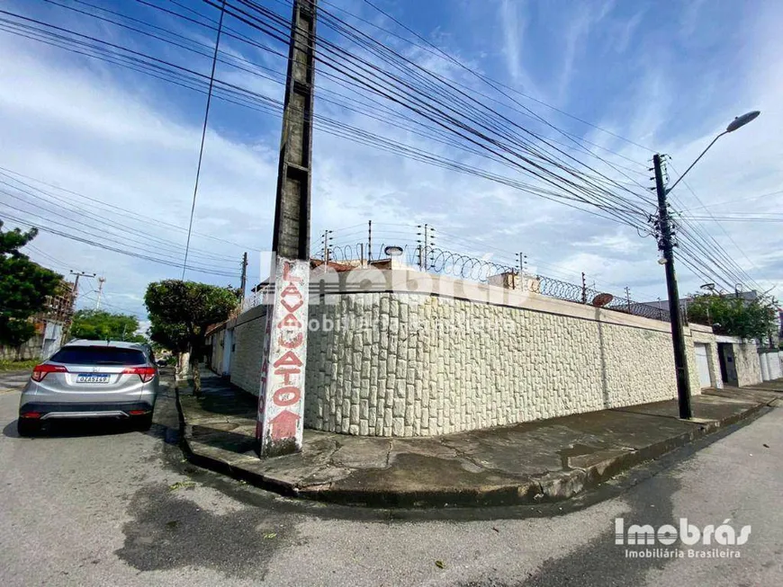 Foto 1 de Casa com 3 Quartos à venda, 280m² em Parque Manibura, Fortaleza