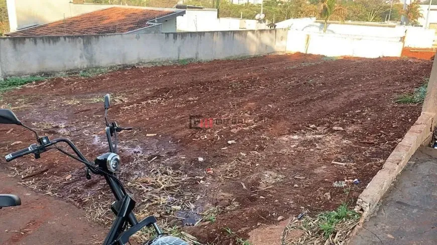 Foto 1 de Lote/Terreno à venda, 302m² em Residencial Octavio Cesario, Cambé