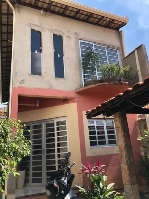 Foto 1 de Casa com 3 Quartos à venda, 180m² em Niteroi, Betim