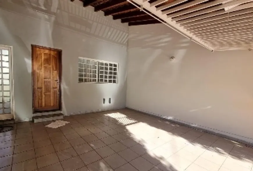 Foto 1 de Casa com 3 Quartos para alugar, 150m² em Residencial e Comercial Palmares, Ribeirão Preto