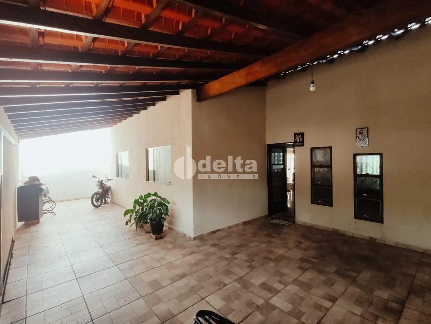 Foto 1 de Casa com 3 Quartos à venda, 156m² em Tibery, Uberlândia