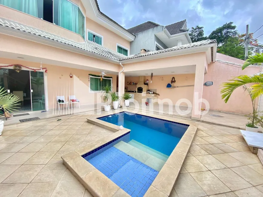 Foto 1 de Casa de Condomínio com 3 Quartos à venda, 200m² em Vargem Grande, Rio de Janeiro