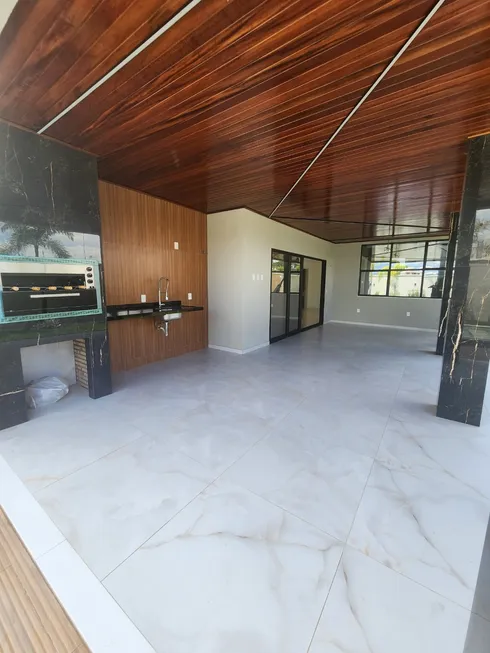Foto 1 de Casa de Condomínio com 4 Quartos à venda, 363m² em Cidade Alpha, Eusébio