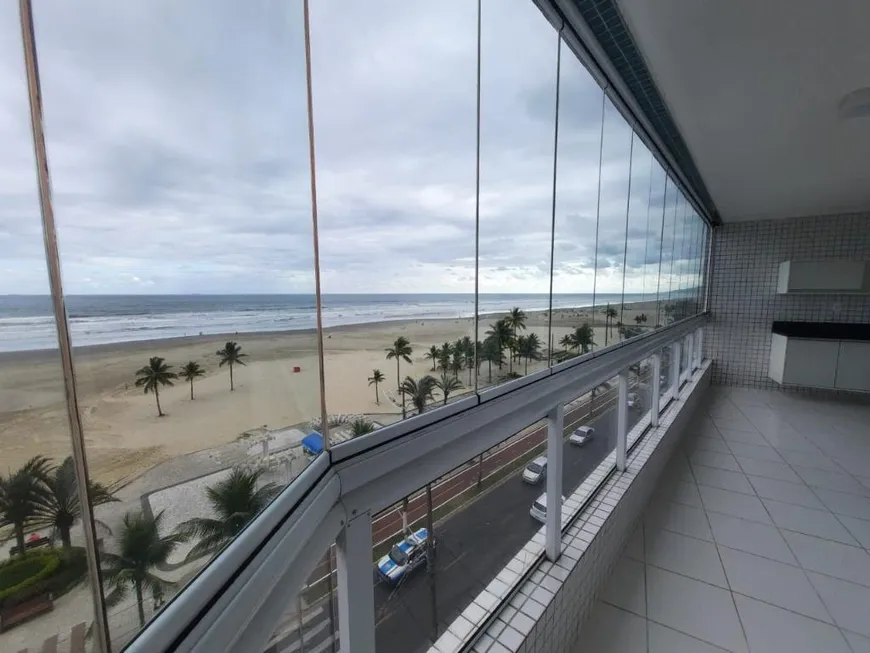 Foto 1 de Apartamento com 3 Quartos à venda, 127m² em Vila Guilhermina, Praia Grande