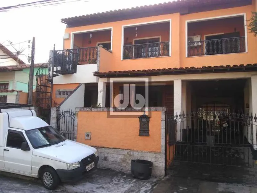 Foto 1 de Casa de Condomínio com 4 Quartos à venda, 325m² em Taquara, Rio de Janeiro