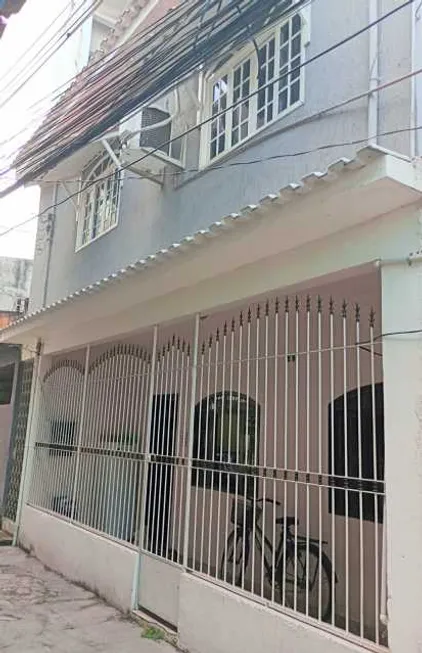 Foto 1 de Casa com 2 Quartos à venda, 57m² em Vila Emil, Mesquita