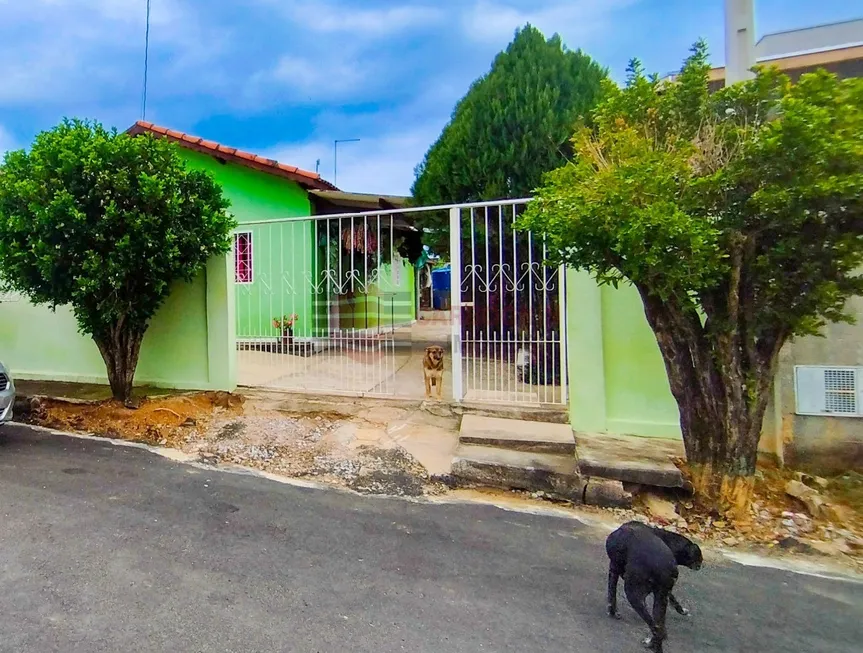 Foto 1 de Casa com 3 Quartos à venda, 130m² em Caçapava Velha, Caçapava