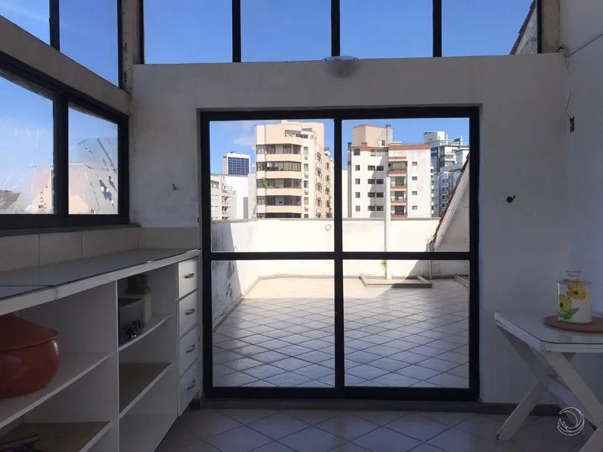 Foto 1 de Cobertura com 3 Quartos à venda, 212m² em Beira Mar, Florianópolis