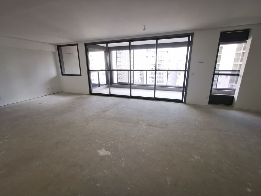 Apartamento com 3 dormitórios à venda, 140 m² por R$ 988.262,40