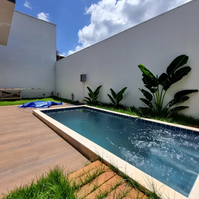 Foto 1 de Casa com 3 Quartos à venda, 368m² em Jardim Karaíba, Uberlândia