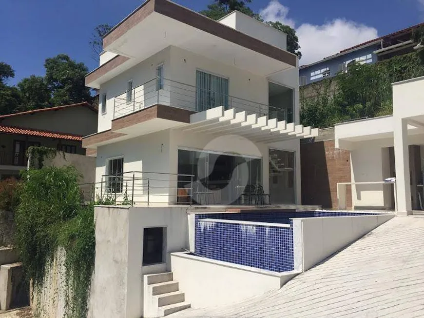 Foto 1 de Casa de Condomínio com 4 Quartos à venda, 238m² em Pendotiba, Niterói