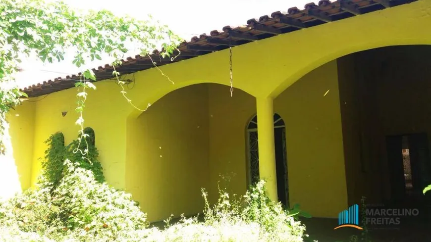 Foto 1 de Casa com 4 Quartos para alugar, 550m² em Joaquim Tavora, Fortaleza