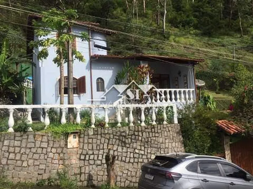 Foto 1 de Casa com 4 Quartos à venda, 193m² em Nogueira, Petrópolis