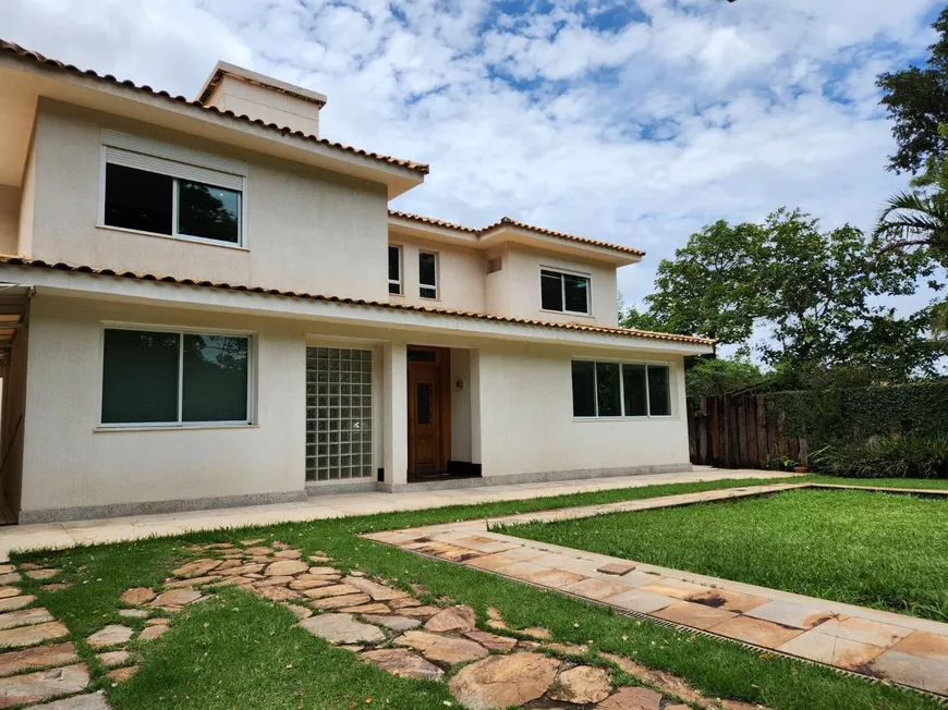 Foto 1 de Casa de Condomínio com 6 Quartos à venda, 490m² em Condomínio Retiro do Chalé, Brumadinho