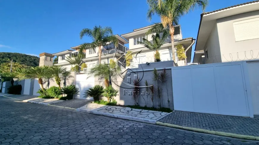 Foto 1 de Casa de Condomínio com 5 Quartos para venda ou aluguel, 190m² em Praia de Juquehy, São Sebastião