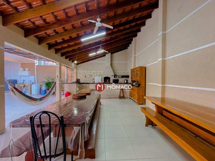 Foto 1 de Casa com 3 Quartos à venda, 270m² em Jardim Acapulco, Londrina