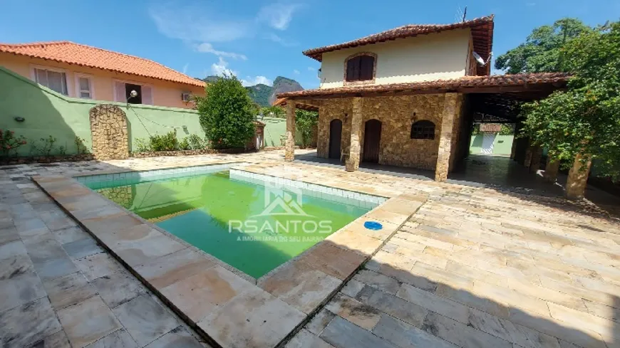 Foto 1 de Casa de Condomínio com 5 Quartos à venda, 400m² em Taquara, Rio de Janeiro