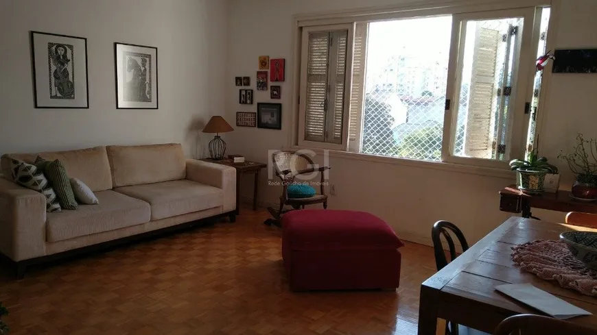 Foto 1 de Apartamento com 3 Quartos à venda, 113m² em Teresópolis, Porto Alegre