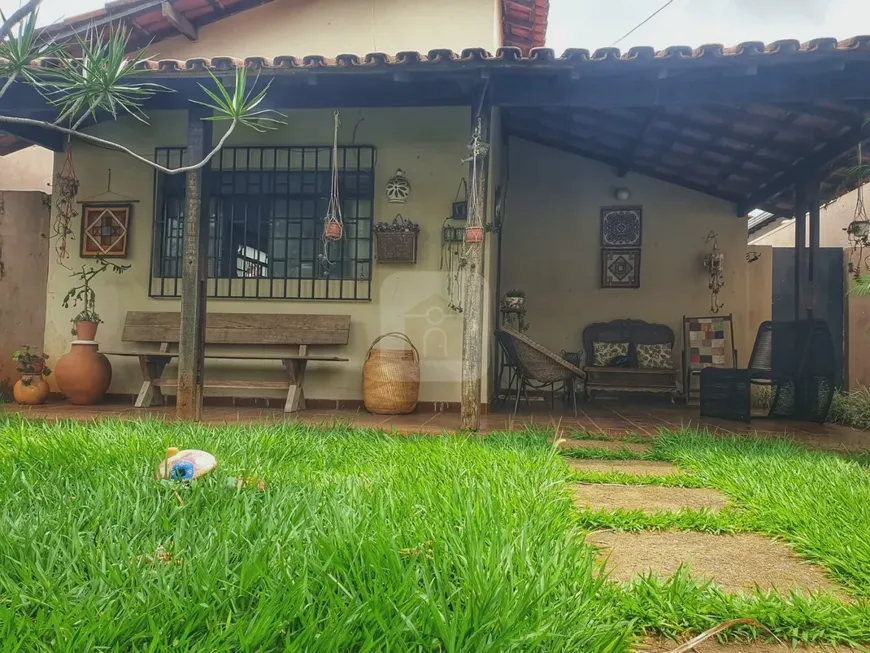 Foto 1 de Casa com 3 Quartos à venda, 152m² em Vigilato Pereira, Uberlândia