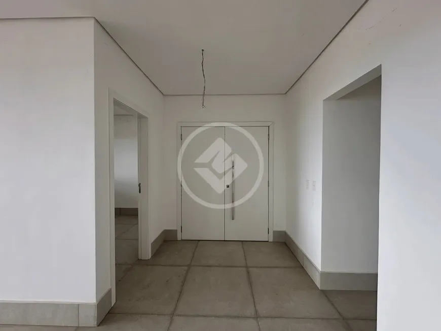 Foto 1 de Apartamento com 5 Quartos à venda, 440m² em Jardim Florianópolis, Cuiabá