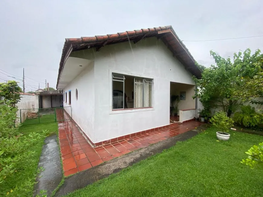 Foto 1 de Casa com 4 Quartos à venda, 149m² em Belmira Novaes, Peruíbe