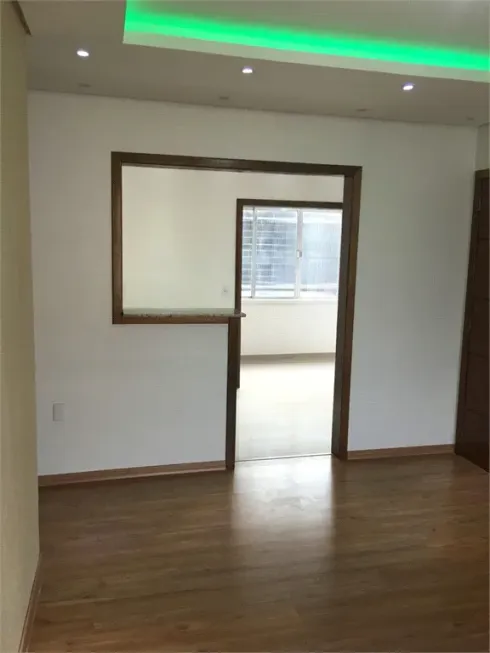 Foto 1 de Apartamento com 3 Quartos à venda, 78m² em Jardim Lindóia, Porto Alegre