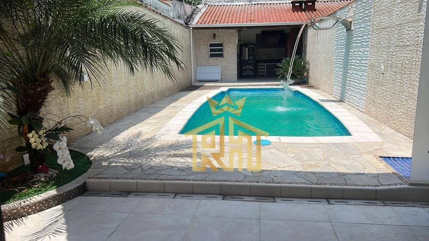 Foto 1 de Sobrado com 4 Quartos à venda, 200m² em Vila Guilhermina, Praia Grande