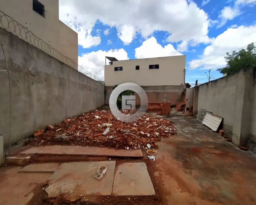 Foto 1 de Lote/Terreno à venda, 168m² em Canelas, Montes Claros