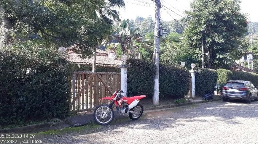 Foto 1 de Casa de Condomínio com 4 Quartos à venda, 209m² em Mosela, Petrópolis