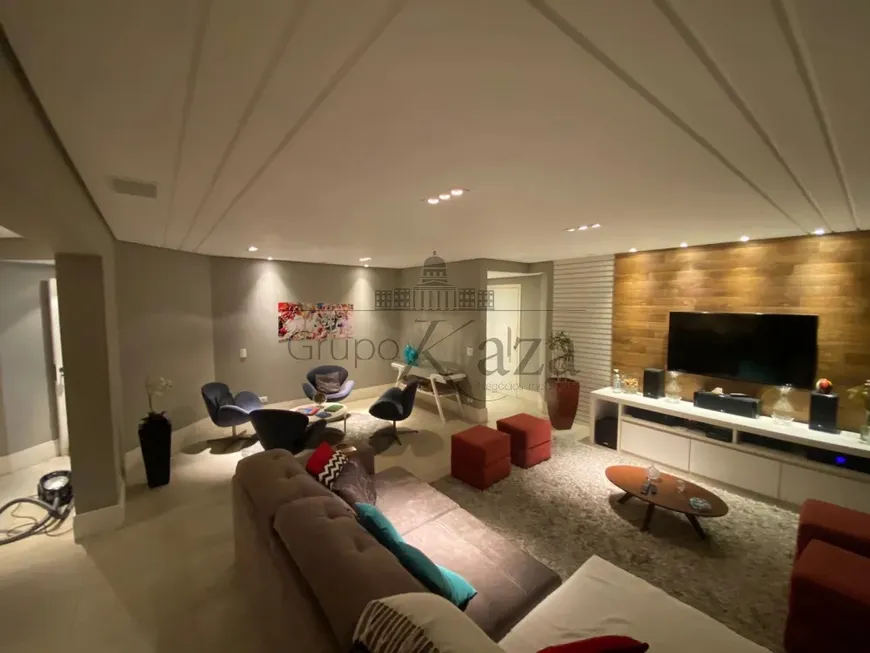 Foto 1 de Apartamento com 4 Quartos à venda, 210m² em Vila Guaianazes, São José dos Campos