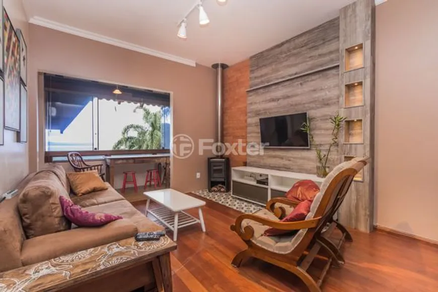 Foto 1 de Casa com 3 Quartos à venda, 227m² em Jardim Isabel, Porto Alegre