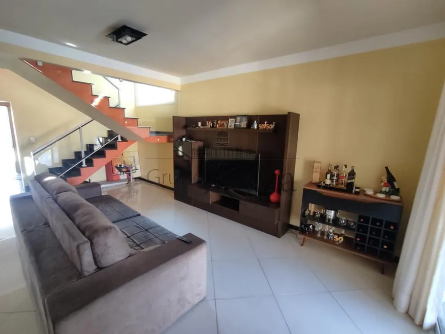 Foto 1 de Casa de Condomínio com 3 Quartos à venda, 227m² em Urbanova, São José dos Campos