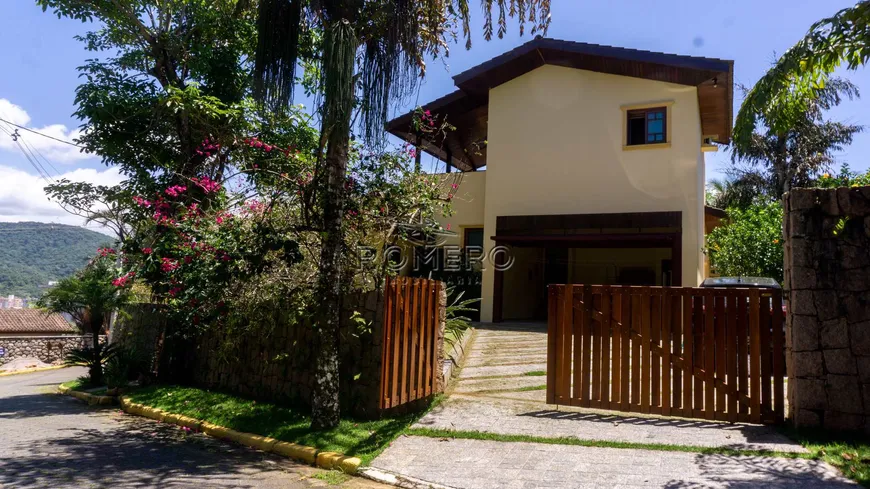 Foto 1 de Casa com 5 Quartos à venda, 300m² em Praia das Toninhas, Ubatuba