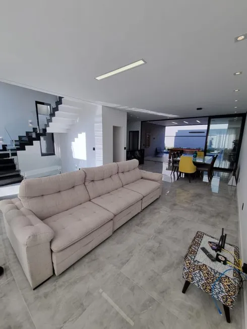 Foto 1 de Casa de Condomínio com 3 Quartos à venda, 283m² em Cezar de Souza, Mogi das Cruzes