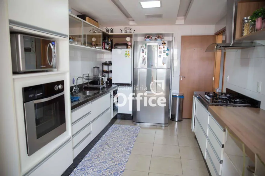 Foto 1 de Apartamento com 3 Quartos à venda, 135m² em Maracana, Anápolis