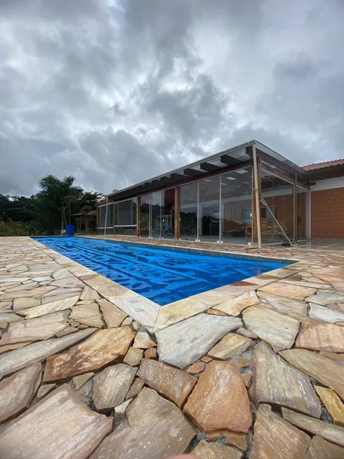 Foto 1 de Fazenda/Sítio com 3 Quartos à venda, 20000m² em Zona Rural, Piracaia