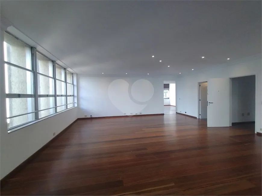 Foto 1 de Apartamento com 3 Quartos à venda, 275m² em Higienópolis, São Paulo