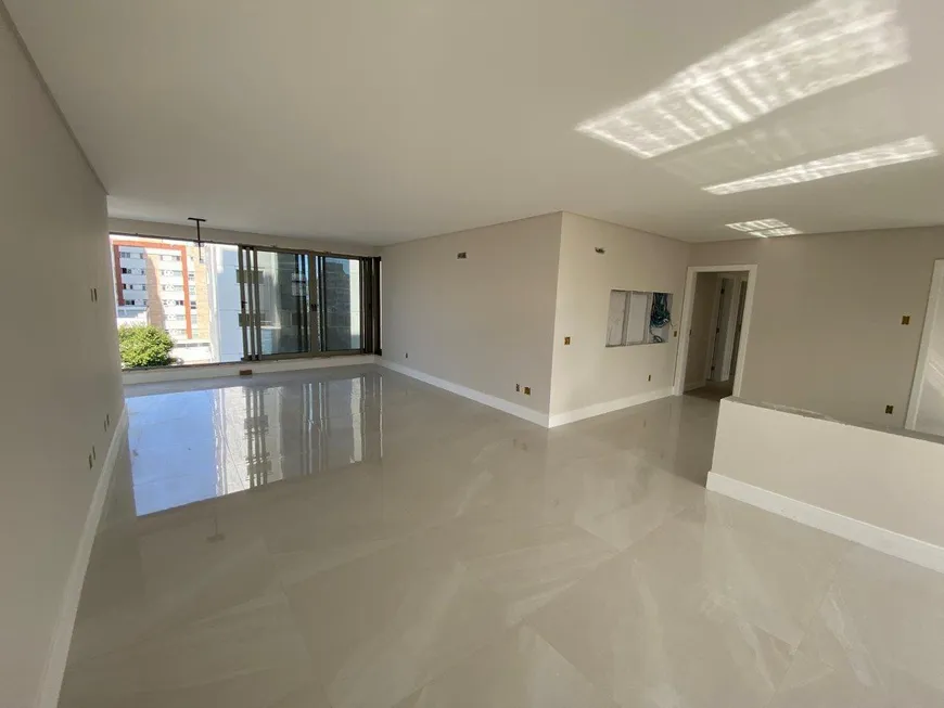 Foto 1 de Apartamento com 3 Quartos à venda, 152m² em Centro, Florianópolis