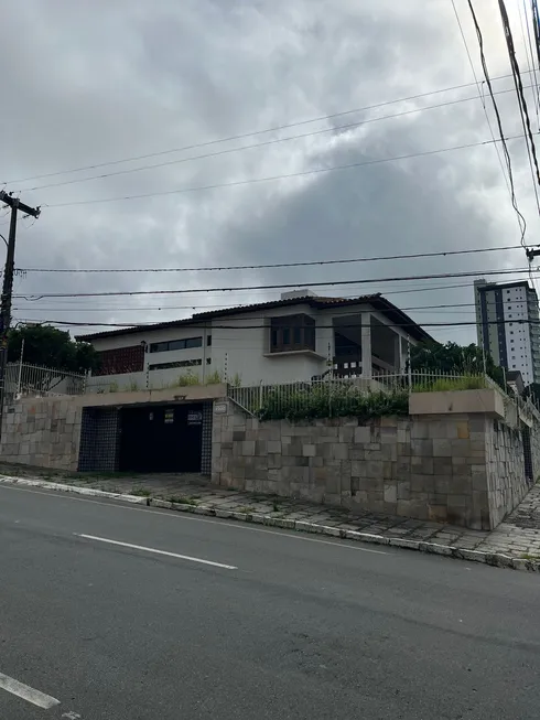 Foto 1 de Sobrado com 6 Quartos à venda, 500m² em Jardim Tavares, Campina Grande