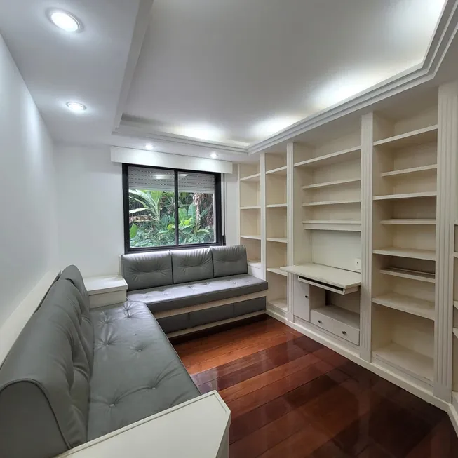 Foto 1 de Apartamento com 4 Quartos à venda, 155m² em Coronel Veiga, Petrópolis
