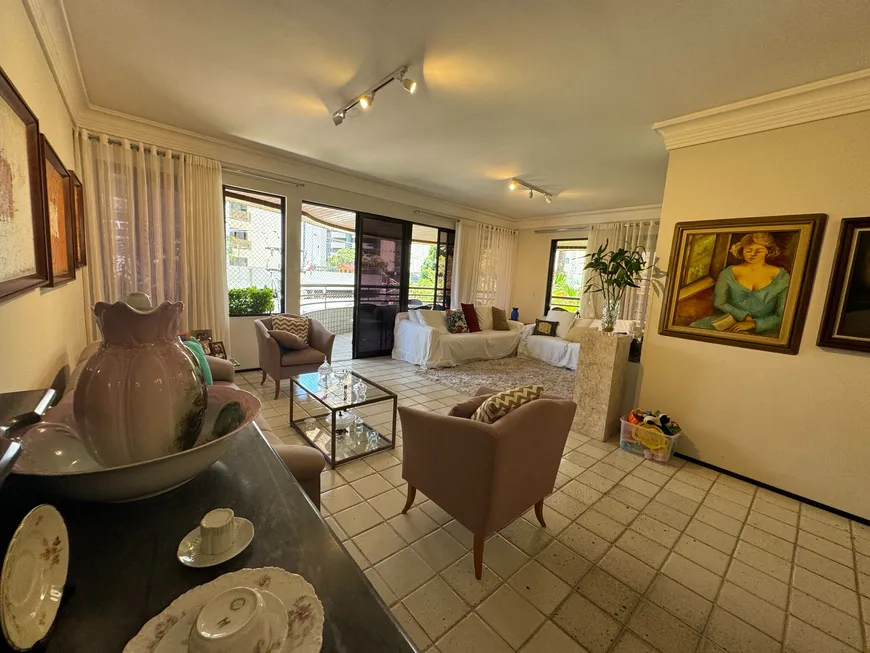 Foto 1 de Apartamento com 4 Quartos à venda, 180m² em Tamarineira, Recife