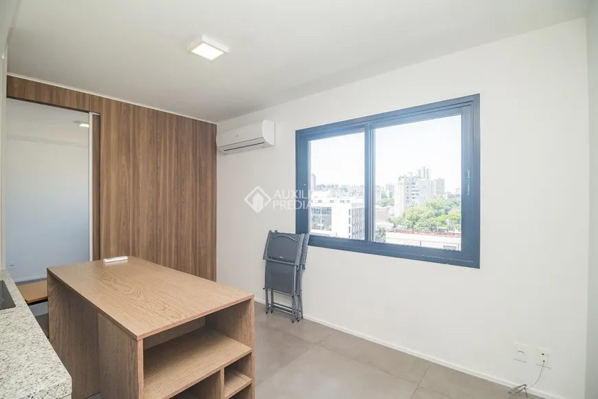 Foto 1 de Apartamento com 1 Quarto para alugar, 39m² em São João, Porto Alegre