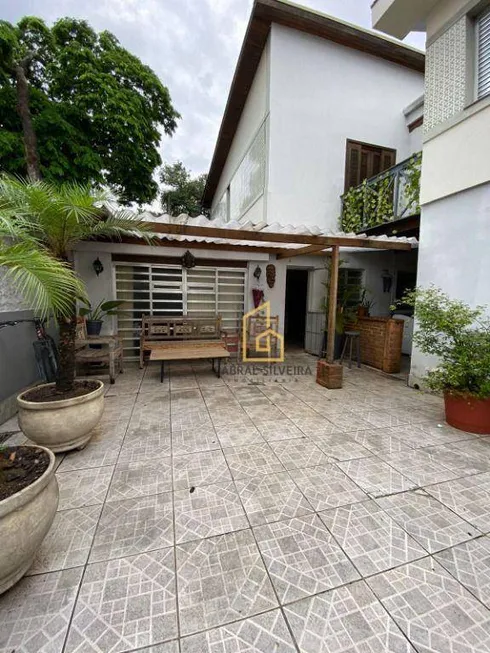 Foto 1 de Casa com 4 Quartos para venda ou aluguel, 190m² em Moema, São Paulo