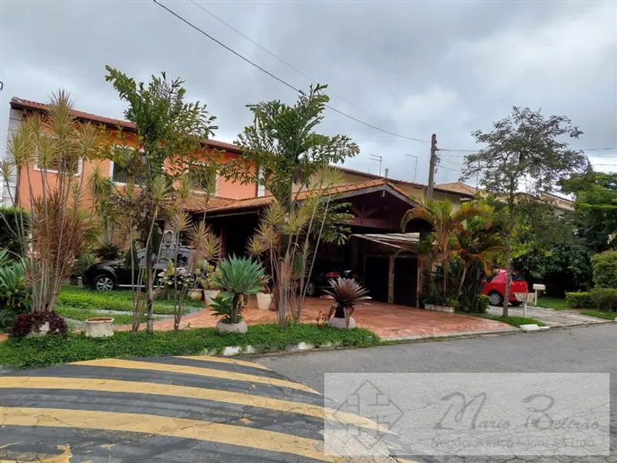 Foto 1 de Sobrado com 4 Quartos para venda ou aluguel, 400m² em Sao Paulo II, Cotia