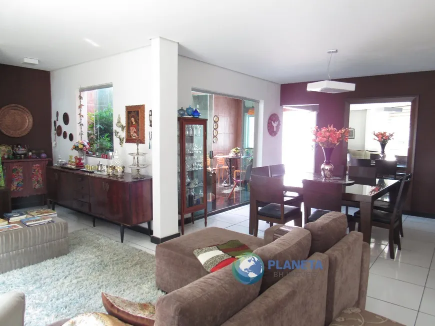 Foto 1 de Casa com 3 Quartos à venda, 267m² em Itapoã, Belo Horizonte