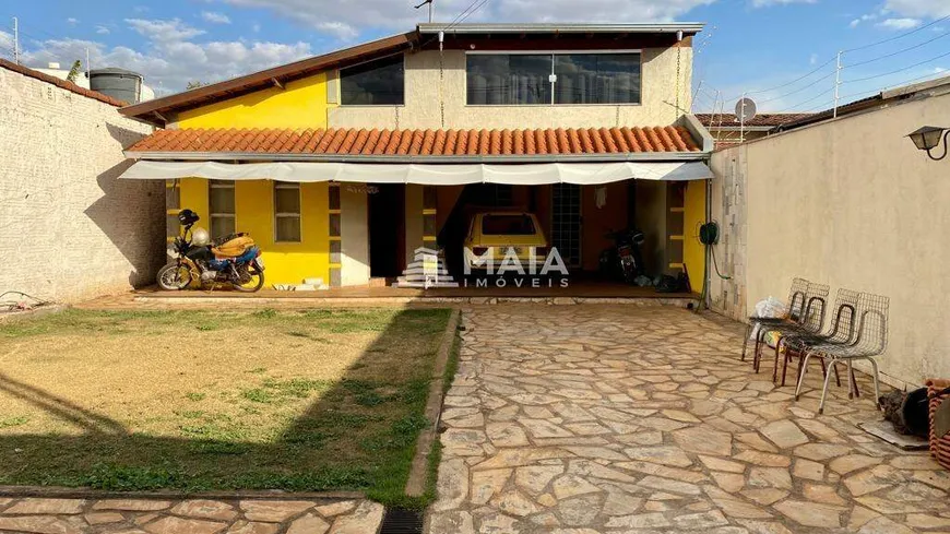 Foto 1 de Casa com 3 Quartos à venda, 172m² em Cidade Ozanan, Uberaba