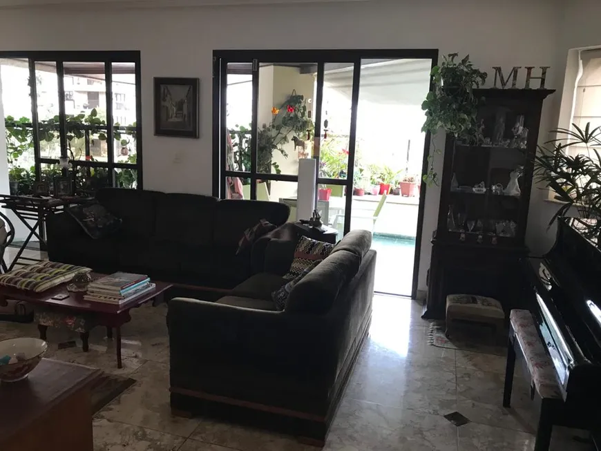 Foto 1 de Apartamento com 3 Quartos à venda, 198m² em Vila Andrade, São Paulo