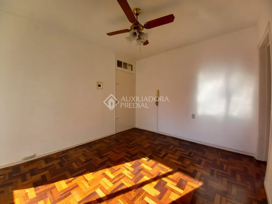 Foto 1 de Apartamento com 1 Quarto à venda, 44m² em Passo da Areia, Porto Alegre