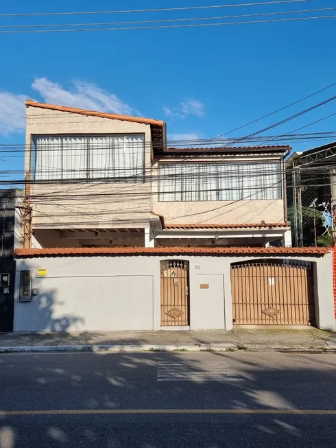 Foto 1 de Casa com 5 Quartos à venda, 300m² em Barreto, Niterói